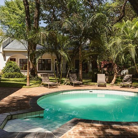 Jacaranda Lodge Виктория Фолс Екстериор снимка