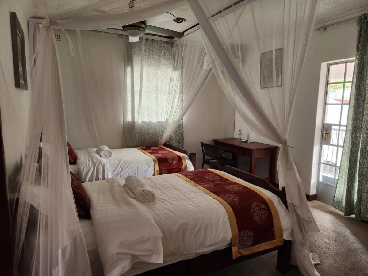 Jacaranda Lodge Виктория Фолс Екстериор снимка