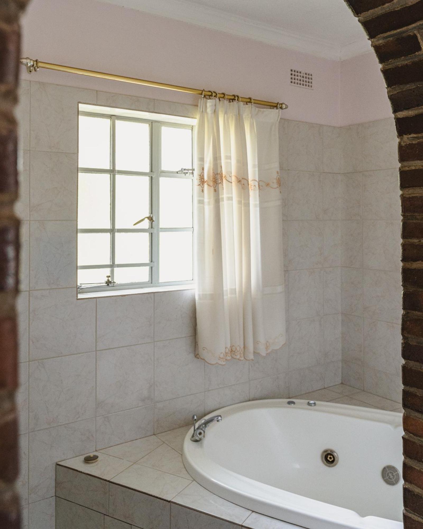 Jacaranda Lodge Виктория Фолс Екстериор снимка