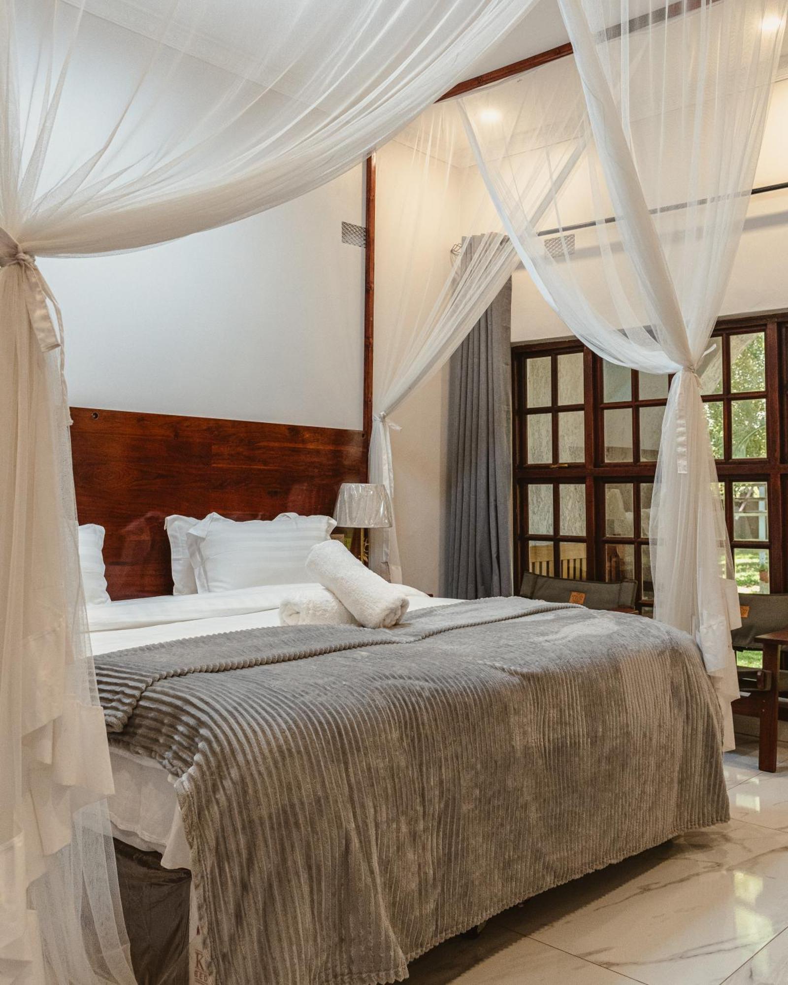 Jacaranda Lodge Виктория Фолс Екстериор снимка