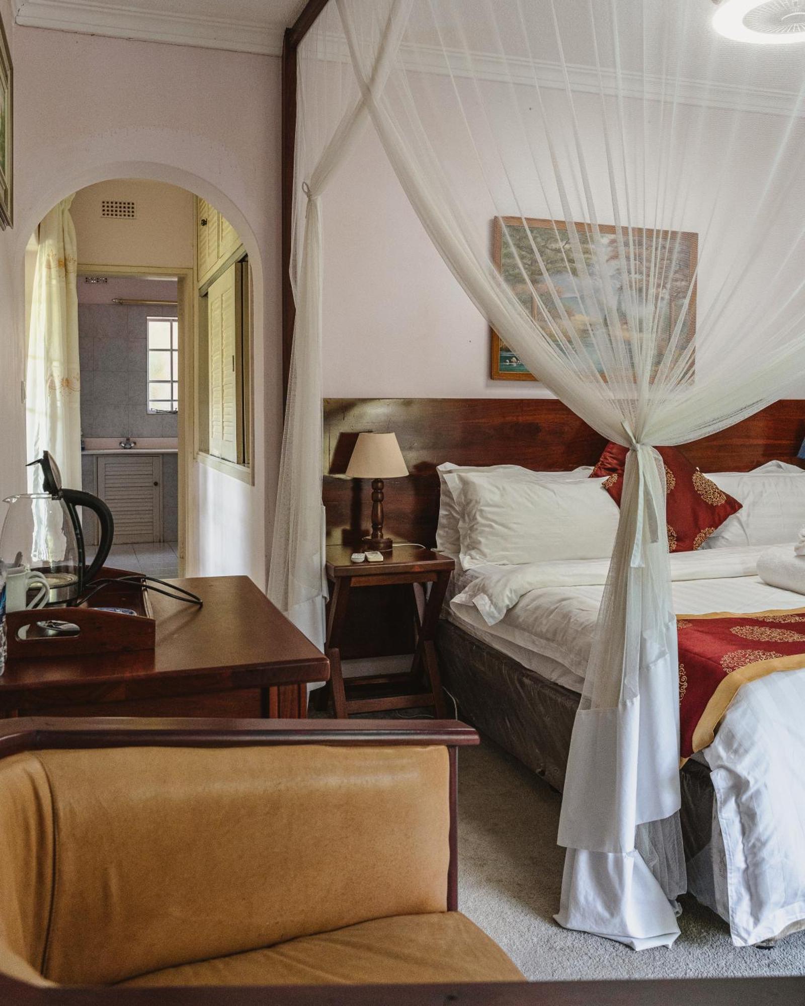 Jacaranda Lodge Виктория Фолс Екстериор снимка