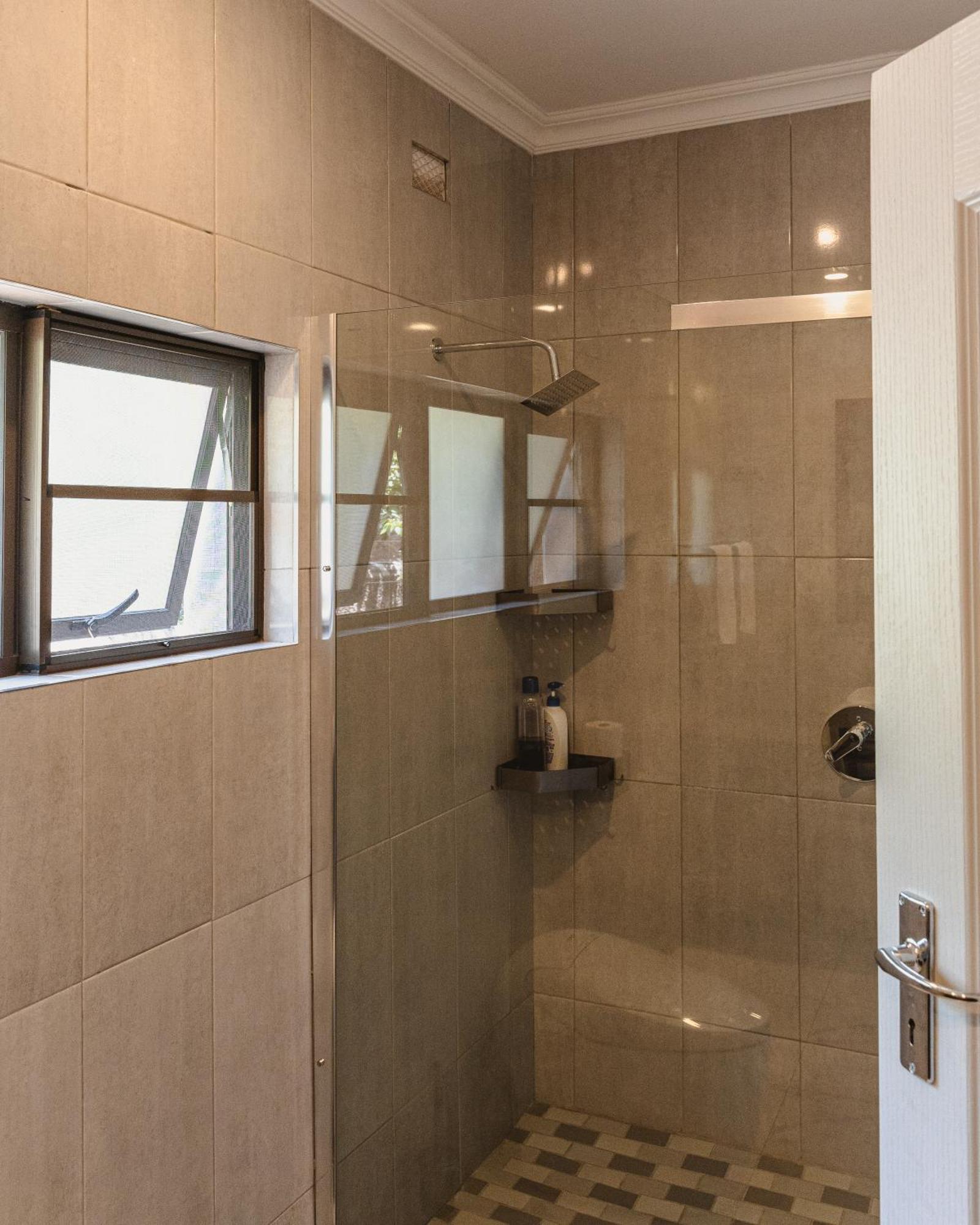 Jacaranda Lodge Виктория Фолс Екстериор снимка