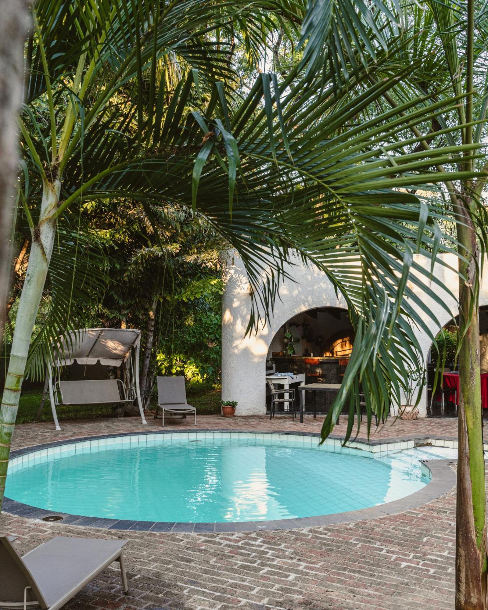 Jacaranda Lodge Виктория Фолс Екстериор снимка