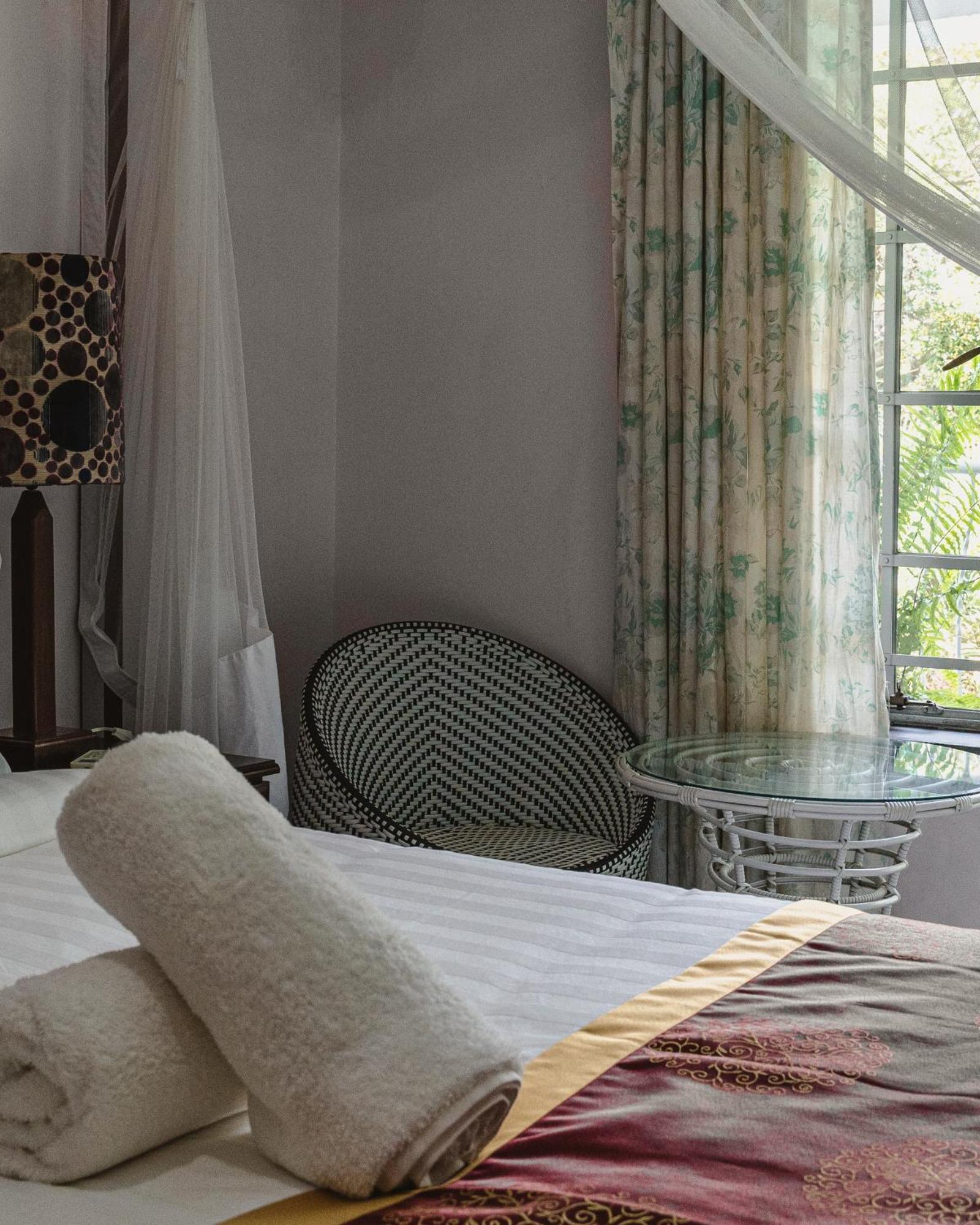 Jacaranda Lodge Виктория Фолс Екстериор снимка